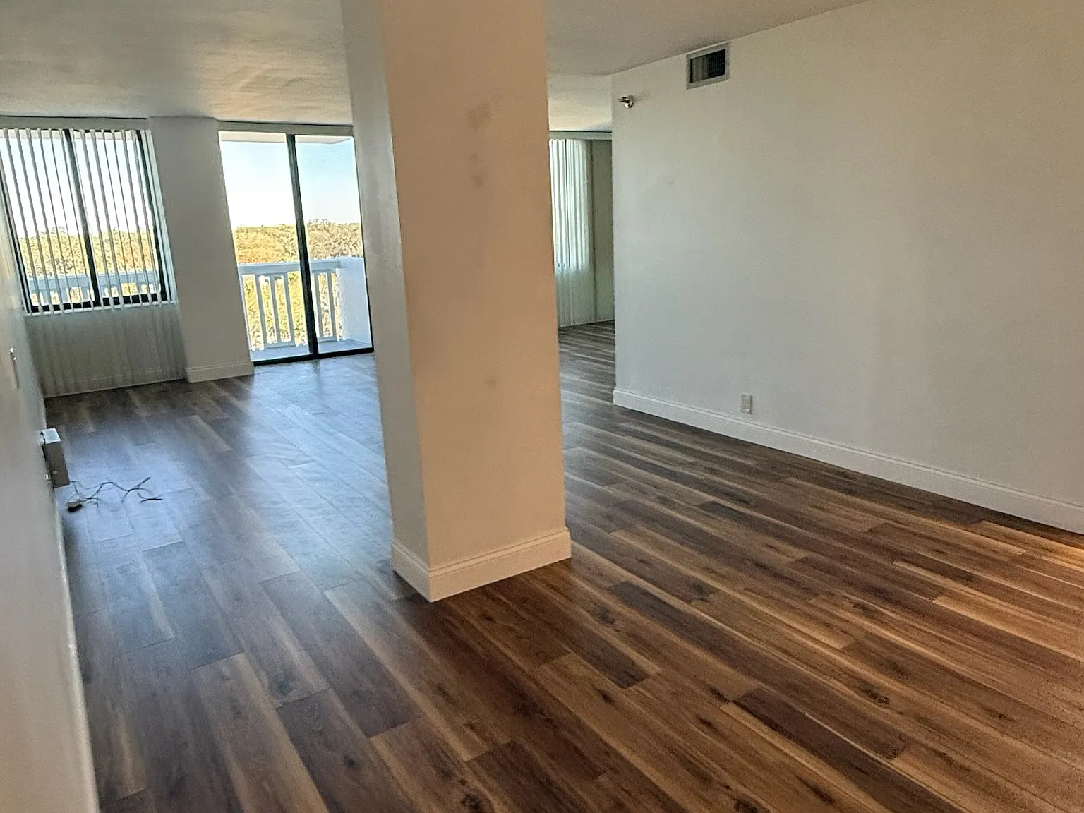 400 E Colonial Dr — Photo 4