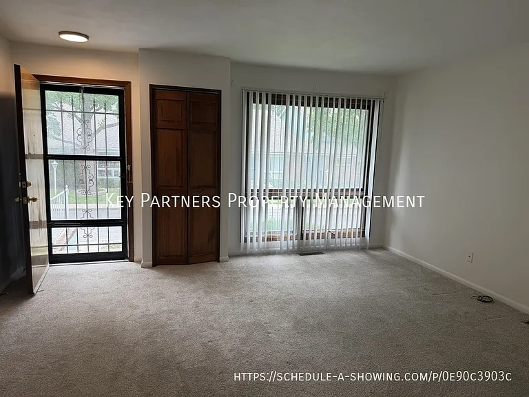 6524 W 51st St — Photo 3