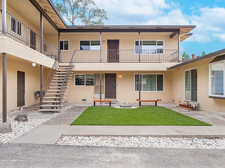 22434 Salem Ave #B — Photo 26