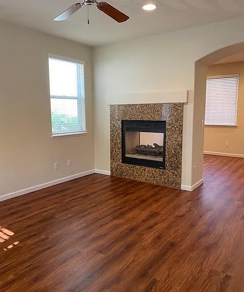 1435 S Mills Ave — Photo 3