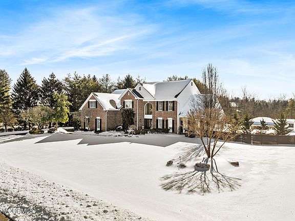 4th image of 10 Turtle Hollow Drive