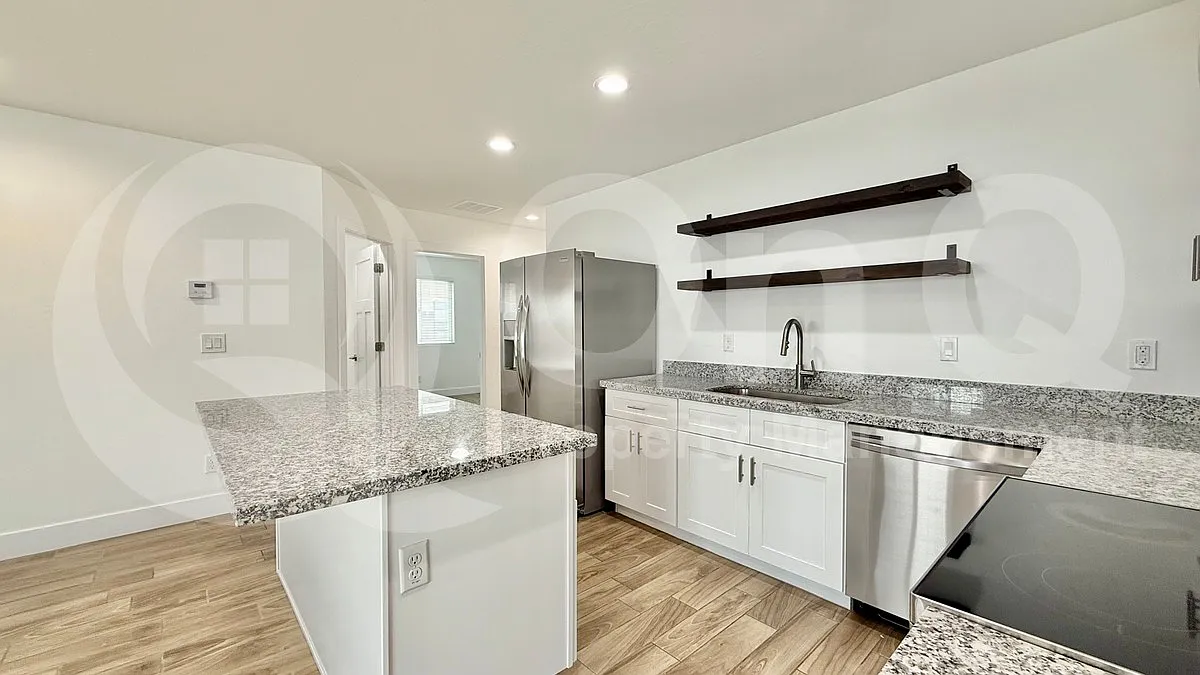 3 bed, 2.0 bath, 1128 sqft, $2,199 — Photo 4