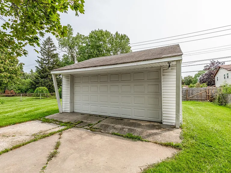 28550 Pierce St — Photo 13