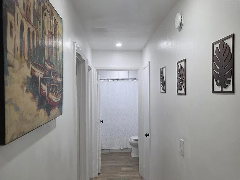 320 Sterling Ave — Photo 8