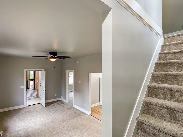 624 E Hawthorne St — Photo 13