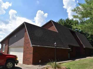 423 Hillview Dr, Shadyside, OH 43947