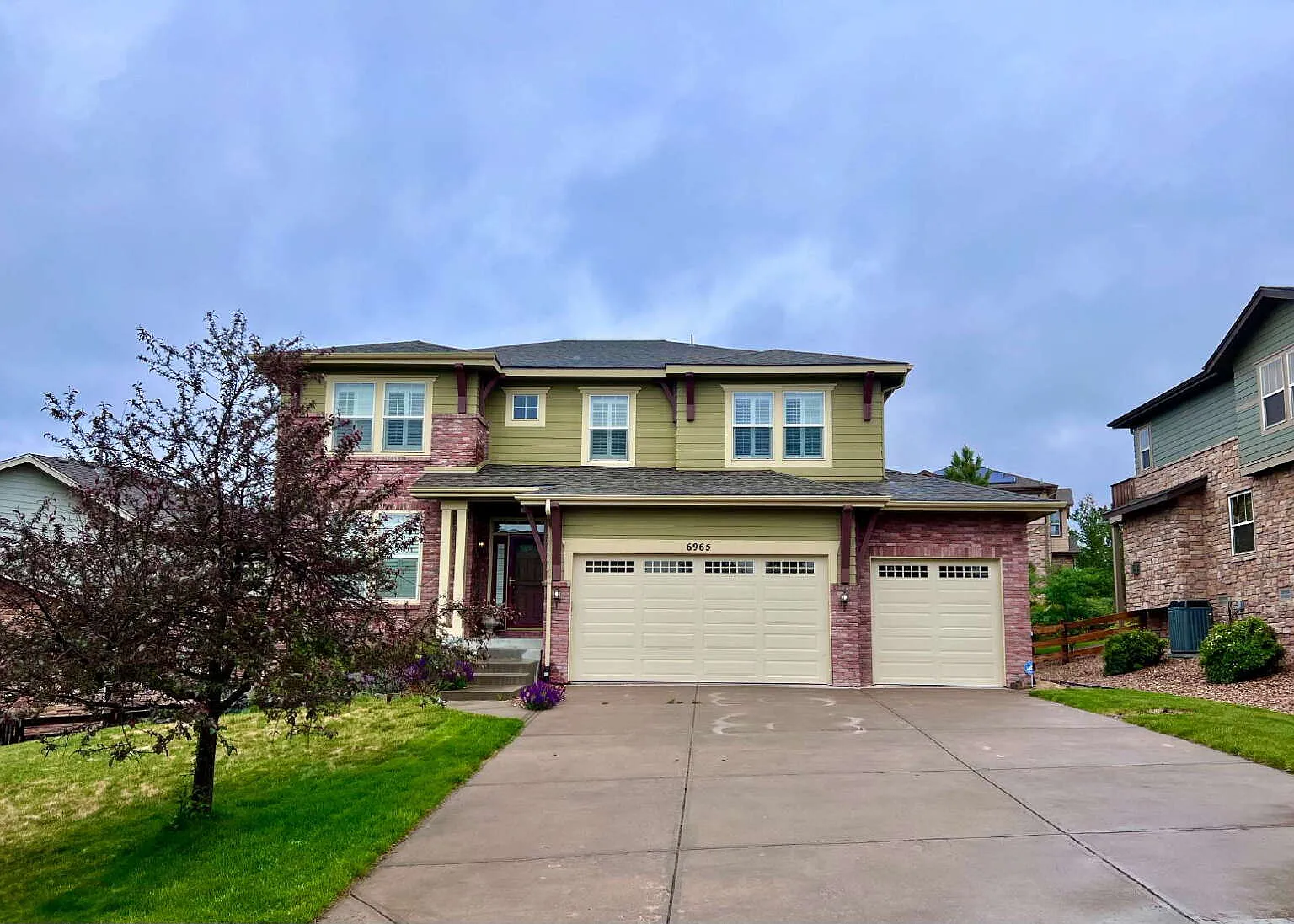 4 bed, 2.5 bath, 2855 sqft, $3,850 — Photo 1