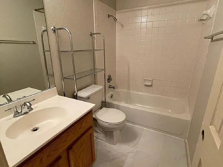 11725 Raymond C Ewry Ln — Photo 16
