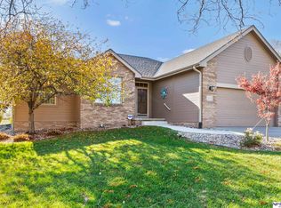 9701 Centennial Rd, La Vista, NE 68128