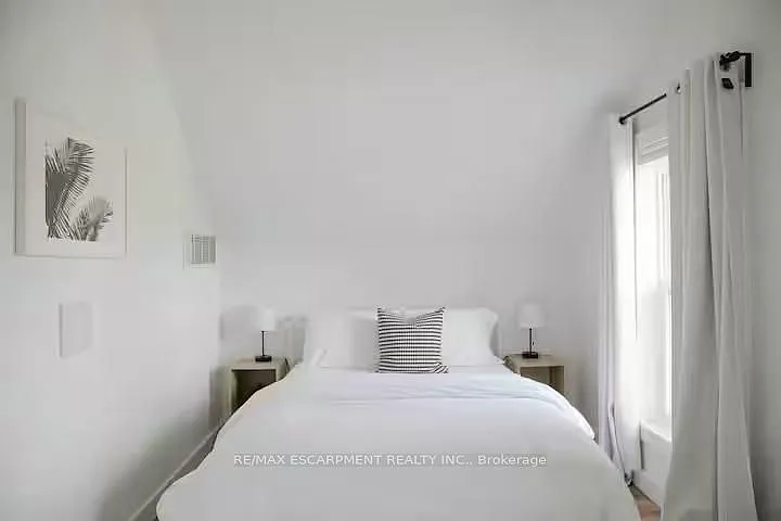 426 Wilson St E #1 — Photo 30
