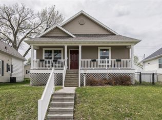 1906 C St SW, Cedar Rapids, IA 52404