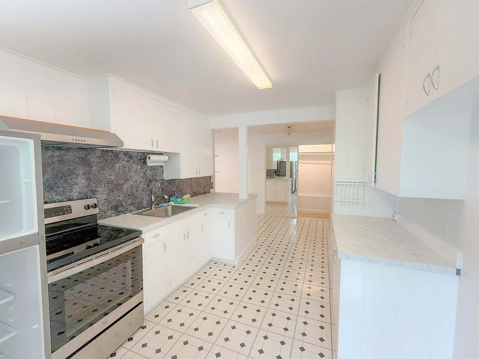 2 bed, 950 sqft, $3,150 — Photo 3
