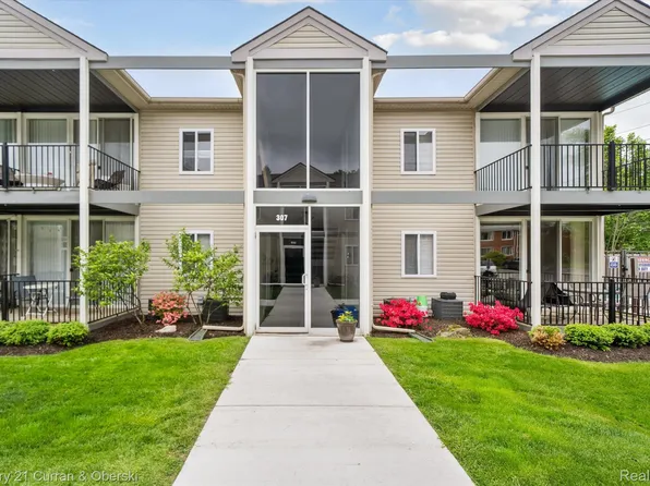 307 N Eton St, Birmingham, MI 48009