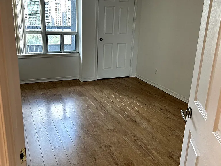 33 Empress Ave #602 — Photo 3