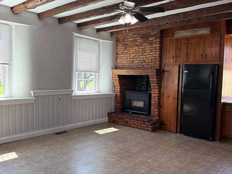 4056 E Newport Rd — Photo 14