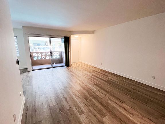 3rd image of 1138 Hacienda Pl APT 109
