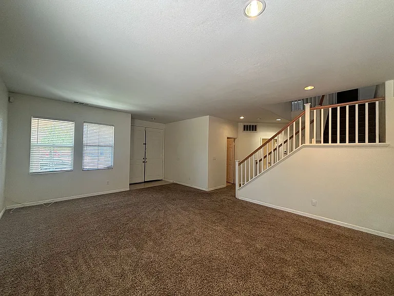 44321 Sunmist Ct — Photo 5