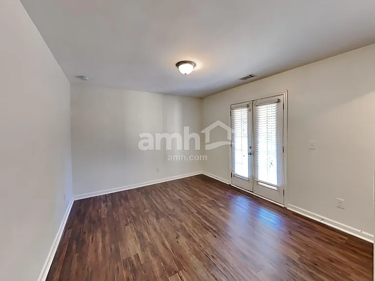 138 Ellen Glen Way — Photo 16
