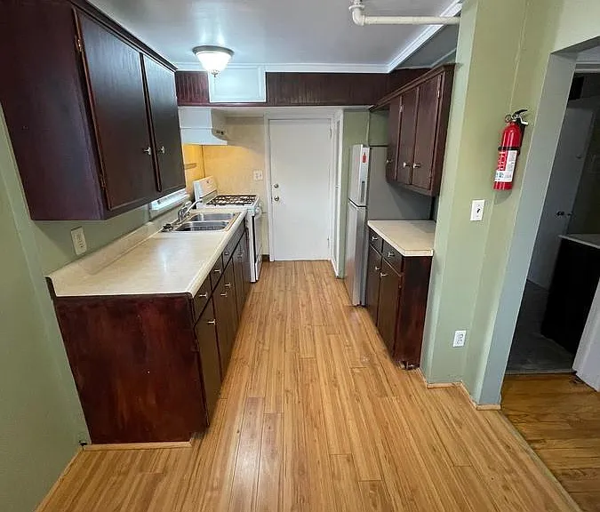 413 S Huron St #3 — Photo 10