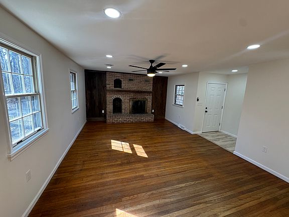 Entry way, living/sitting room