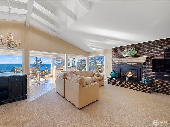 4th image of 4951 Surfcrest Drive