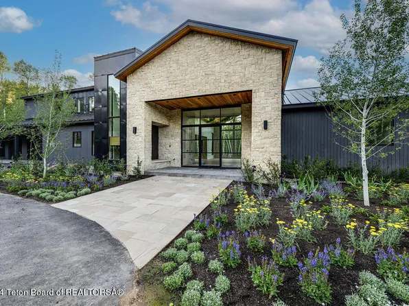 355 Meadowlark Rd, Jackson, WY 83001