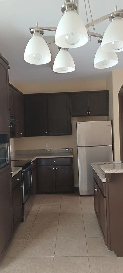 Building Photo - 1804 Horsetail Fls