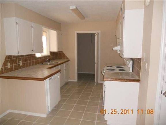3rd image of 2730 Erline Dr