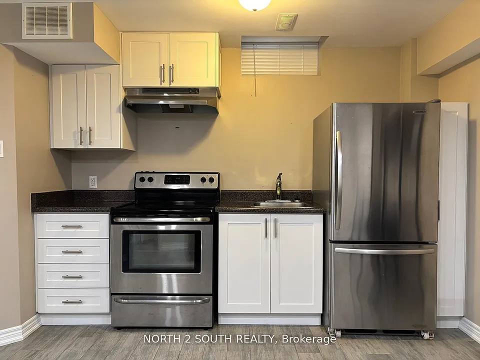 23 Vanwood Cres #BASEMENT