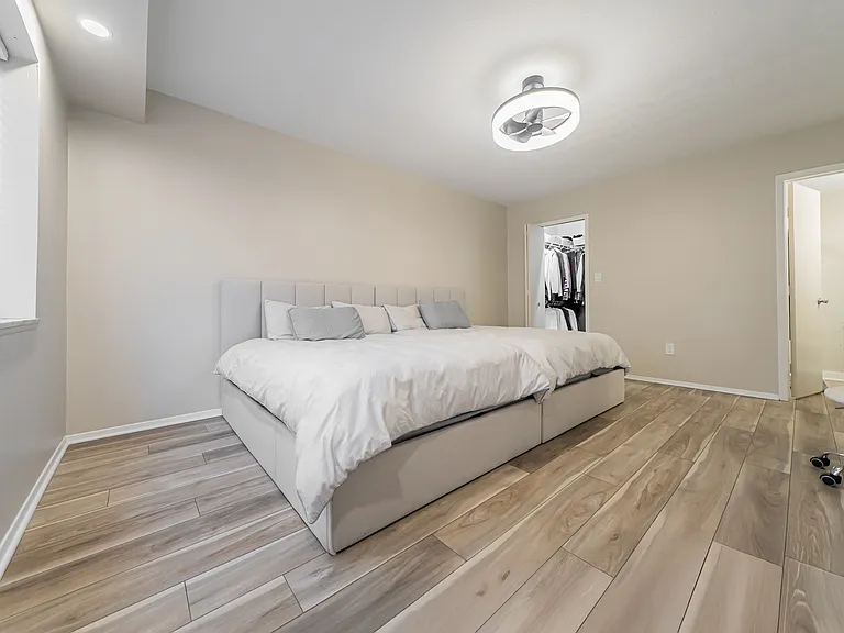 Huntington Green Apartments — Photo 46