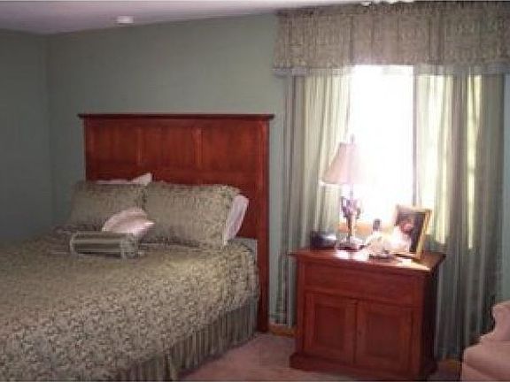 5th image of 5122 Robinhood Ln