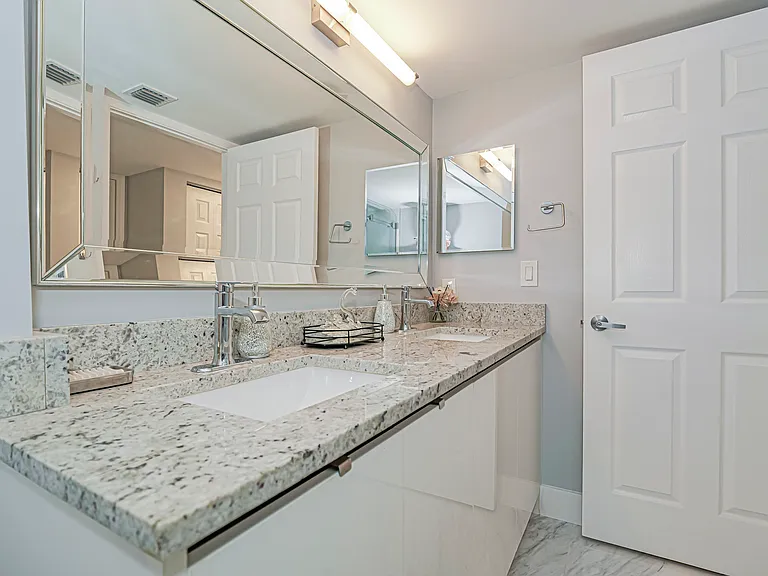 1550 S 42nd Cir #107 — Photo 16