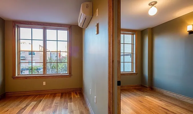 Rented by EXR | media 10