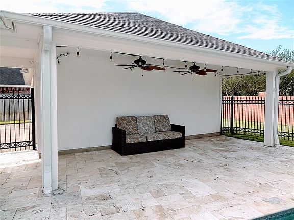 5th image of 1026 Burchton Dr