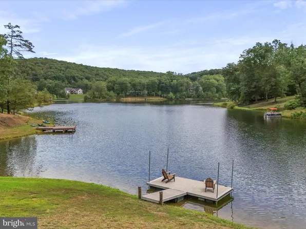 1510 N Lakewood Dr, Ridgeley, WV 26753