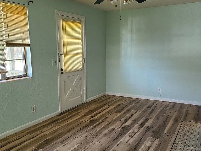 519 S 2nd St — Photo 3