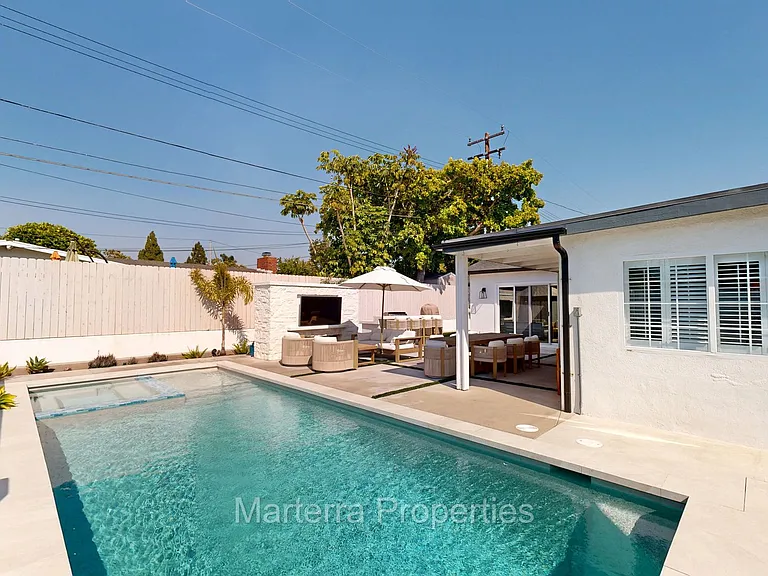2342 Fordham Dr — Photo 5