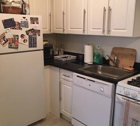 2nd image of 353 E 72nd St APT 7C