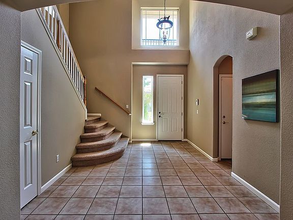 3rd image of 3089 Sutter Buttes Dr