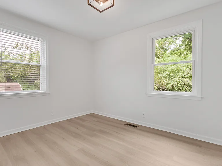 304 Lallemand Ct — Photo 14