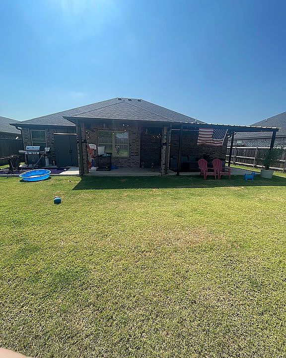 2nd image of 111 Texoma Mdws