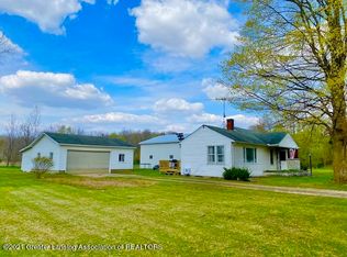 159 E Cedar St, Elsie, MI