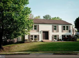 1010 Hertford St, Herndon, VA 20170