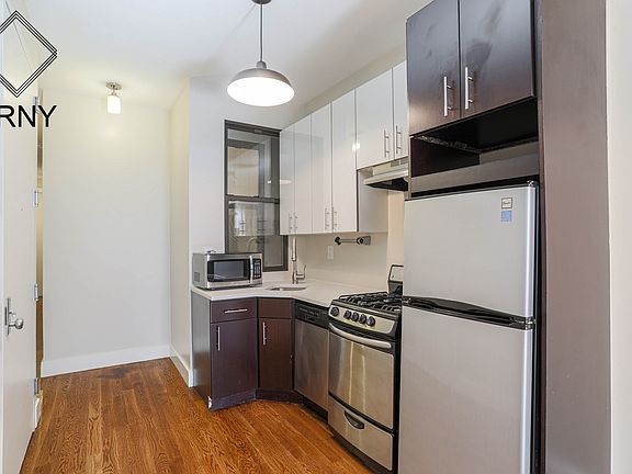 2nd image of 1355 Putnam Ave #F