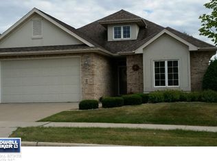 843 E Pondview Ct, Appleton, WI 54913