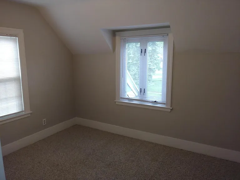 4345 Lowe Rd — Photo 10