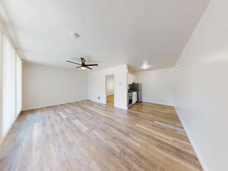 444 28th St — Photo 36