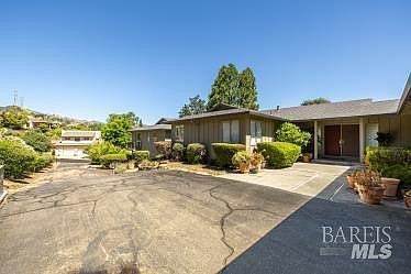 1st image of 107 Oak Hill Court