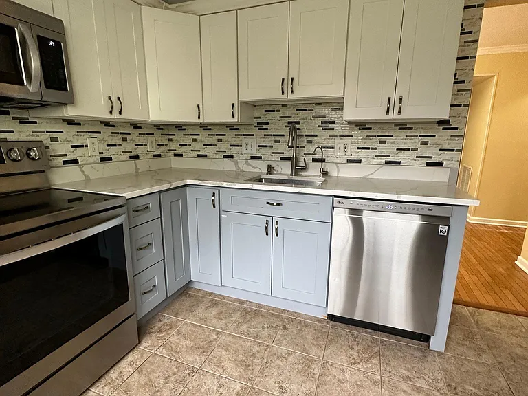 25 Padanaram Rd #43 — Photo 6