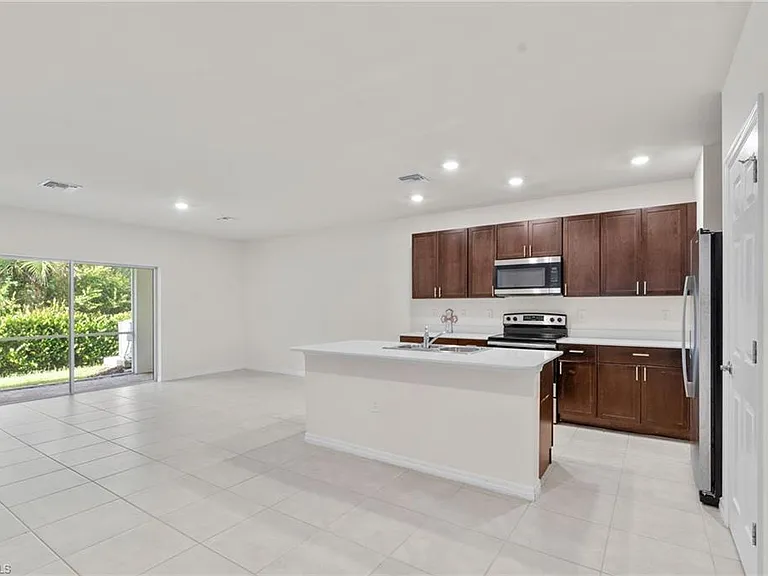 15535 Wildflower Cir — Photo 2
